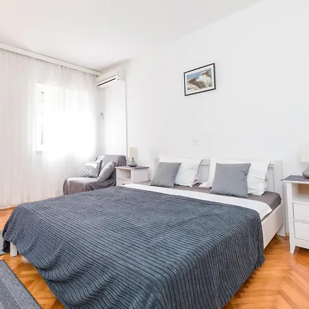 Seric Apartment *