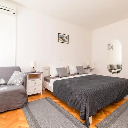 Apartment Seric Vrboska